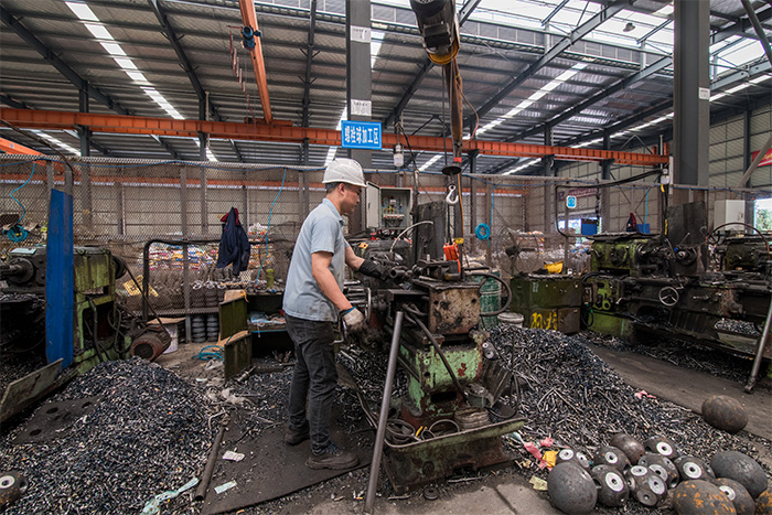 沛县网架配件-螺栓球加工车间