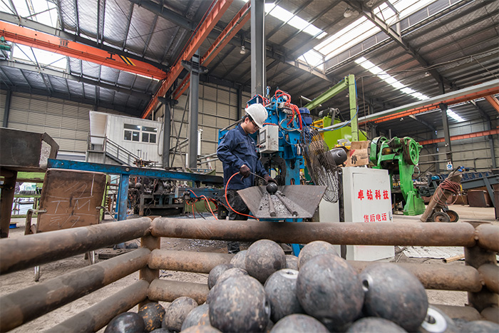 沛县网架配件-螺栓球加工车间